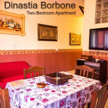 Casa Vacanza " Dinastia Borbone " ナポリ エクステリア 写真