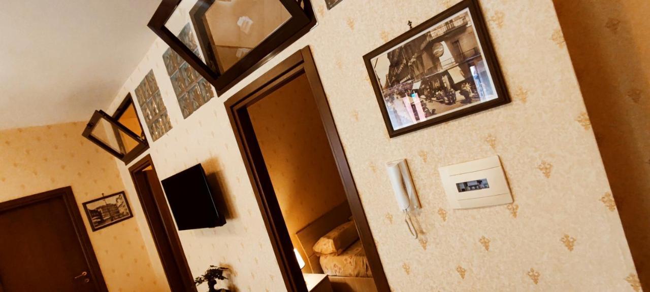 Casa Vacanza Dinastia Borbone - Centro Storico ナポリ エクステリア 写真